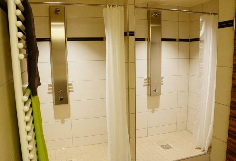 Кровать в Общей Комнате, Bavaria City Hostel   Design Hostel
