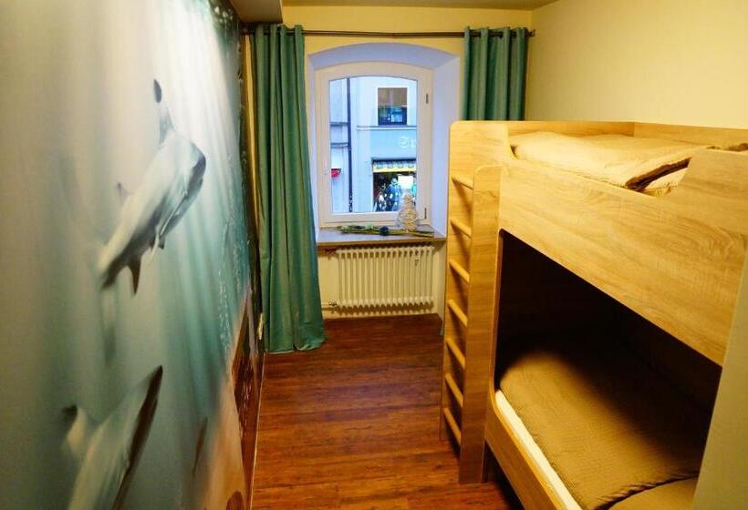 Номер Базовый Совметсный Санузел, Bavaria City Hostel   Design Hostel
