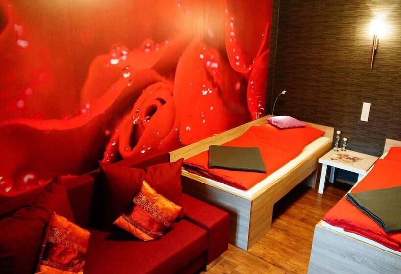 Номер Стандарт Совместная Ванная, Bavaria City Hostel   Design Hostel