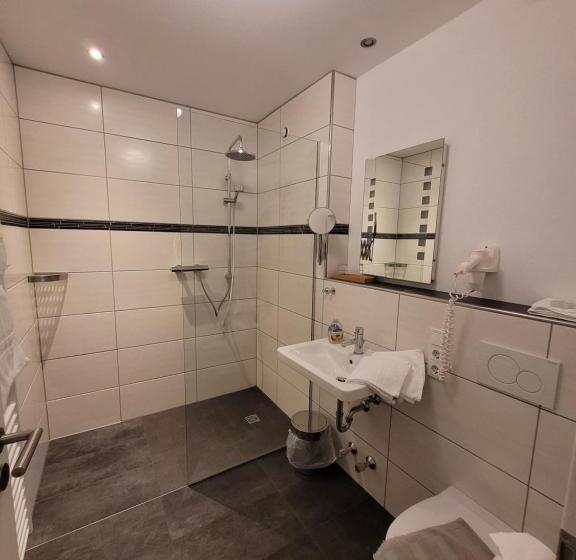 Deluxe room with river view, Weingut Lehnert Veit Guts