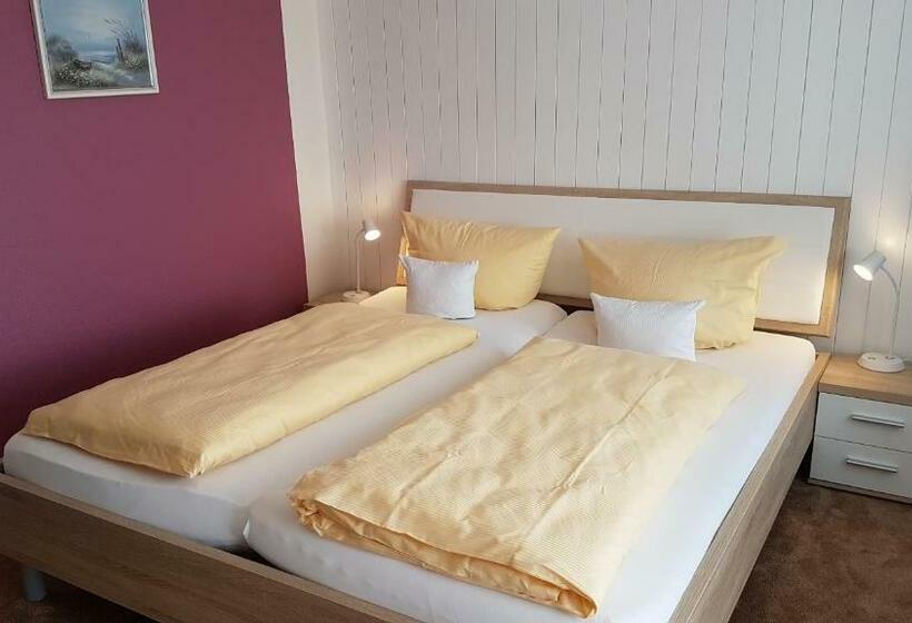 Номер Стандарт с Балконом, Haus Am Berg