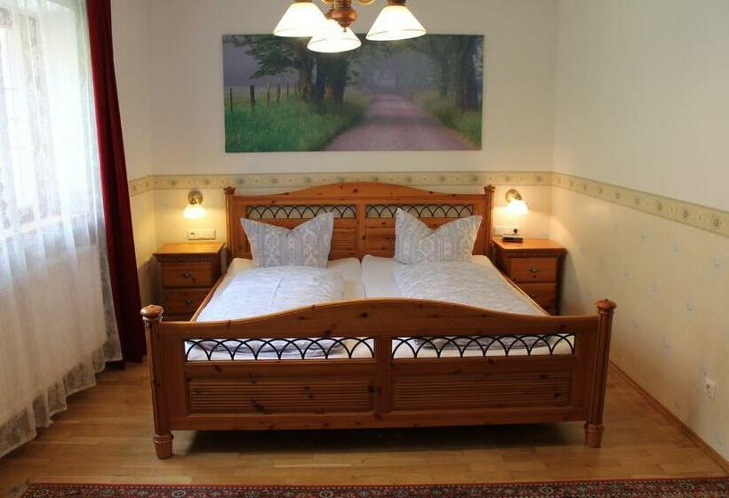 Номер Стандарт Трехместный, Kreuzerhof Hotel Garni