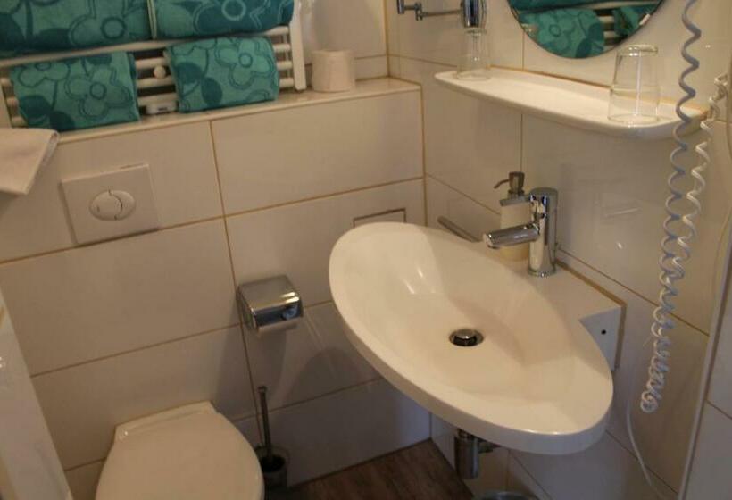 Четырехместный Номер Стандарт, Kreuzerhof Hotel Garni