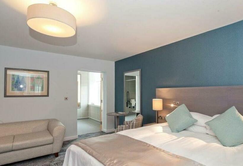 חדר משפחתי, The Portland Hotel Wetherspoon