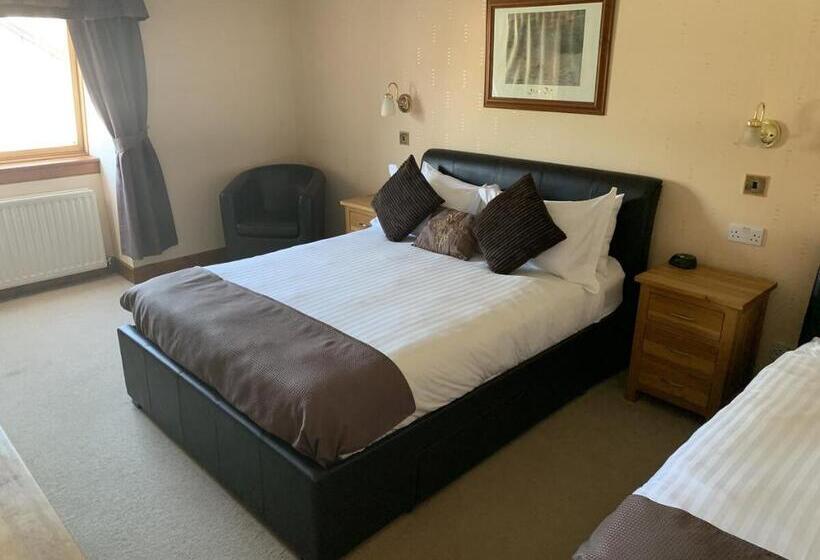 Семейный Номер, Lyndon Guest House