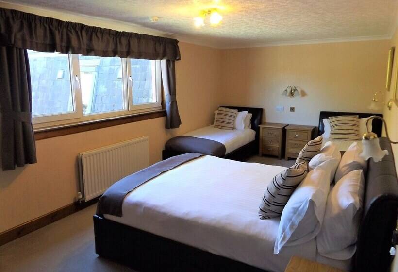 Семейный Номер, Lyndon Guest House