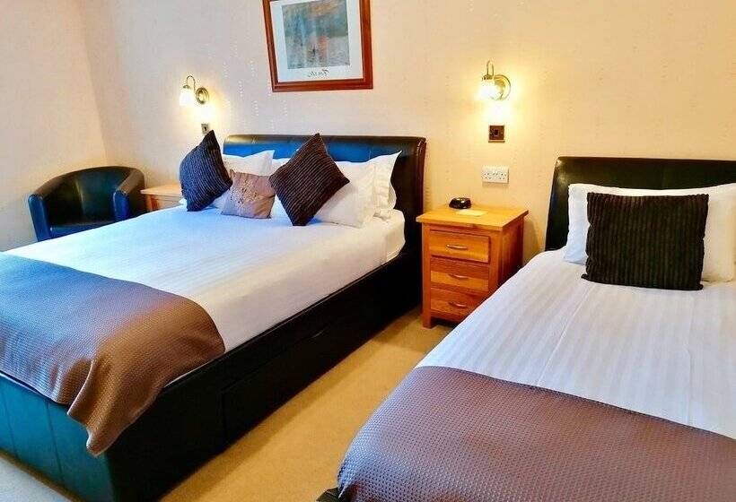 Семейный Номер, Lyndon Guest House