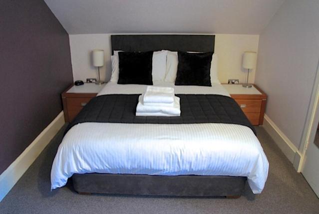 Quarto Estandar, No.2 Troon Road