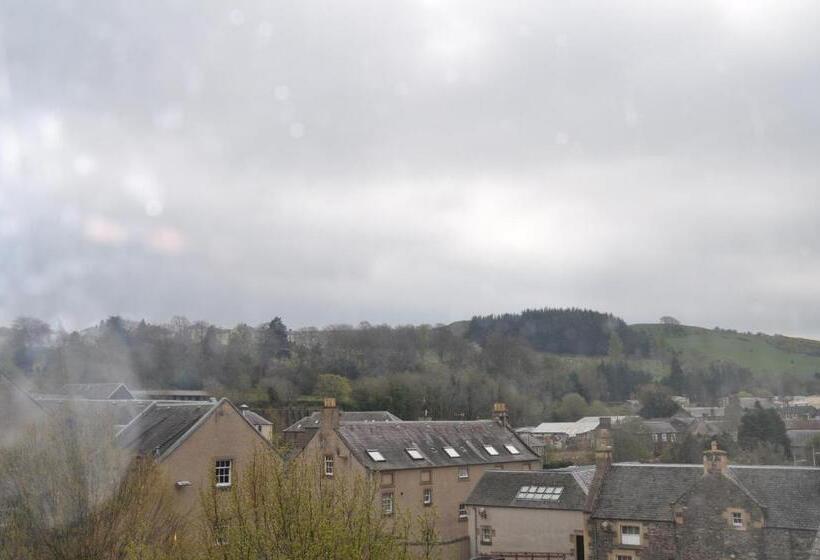 غرفة أساسية, The Bank Guest House