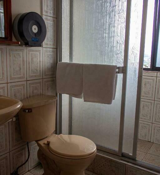 디럭스 룸 산전망, Hostal Limoncocha