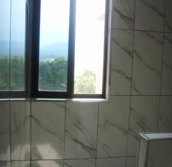 디럭스 4인 룸, Hostal Limoncocha