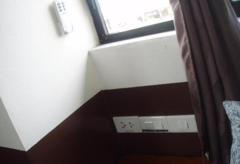 디럭스 4인 룸, Hostal Limoncocha