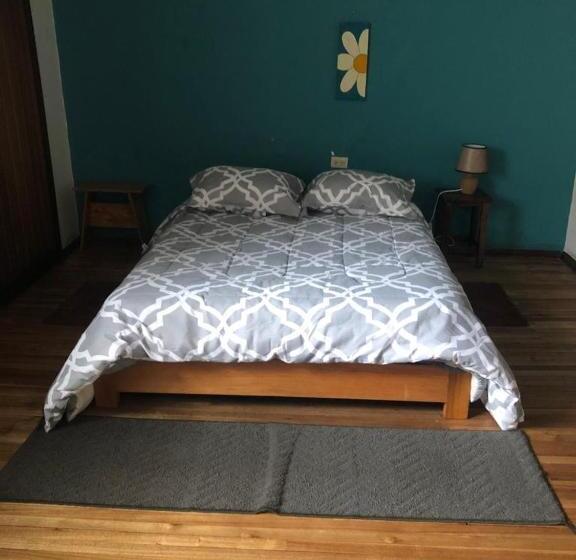 Номер Стандарт Совместная Ванная, Hostal Mochiliers Bed And Breakfast