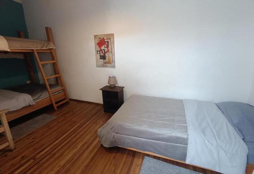 Трехместный Номер Стандарт Совместная Ванная, Hostal Mochiliers Bed And Breakfast