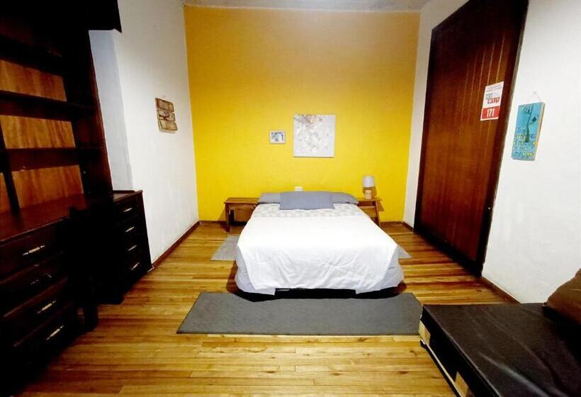 Номер Стандарт Индивидуальный Совместная Ванная, Hostal Mochiliers Bed And Breakfast