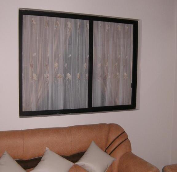 اتاق استاندارد سه نفره, Hostal Fevilamir