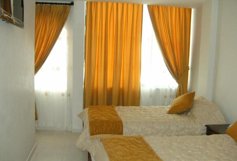 스탠다드 트리플 룸, Hostal Fevilamir
