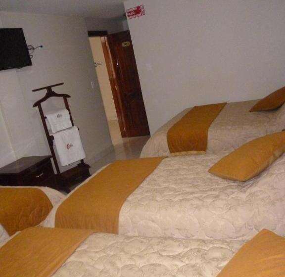 4인용 스탠다드 룸, Hostal Fevilamir