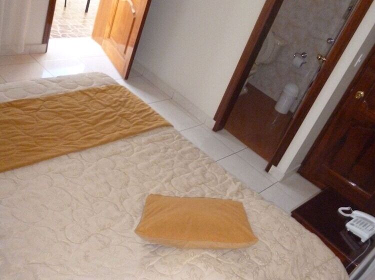 سوییت, Hostal Fevilamir