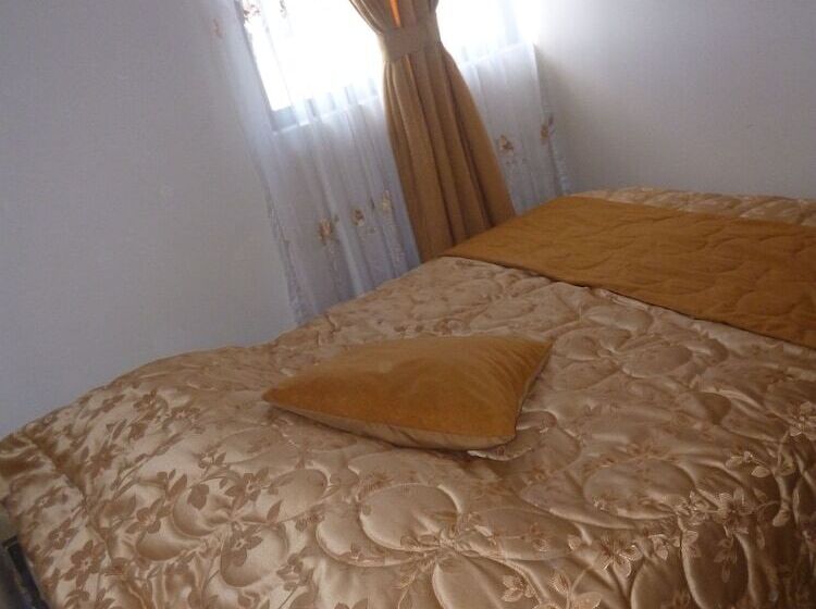 اتاق خانوادگی, Hostal Fevilamir