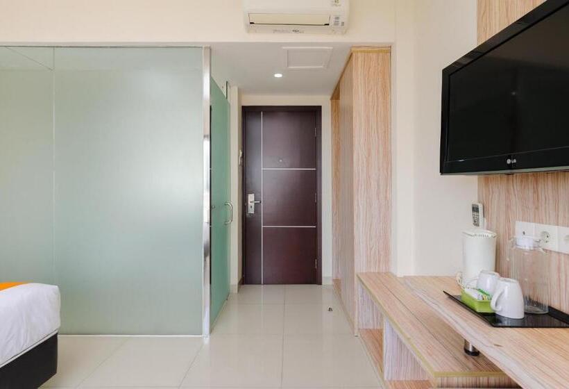 디럭스 룸, Sans Hotel Green Bekasi By Reddoorz