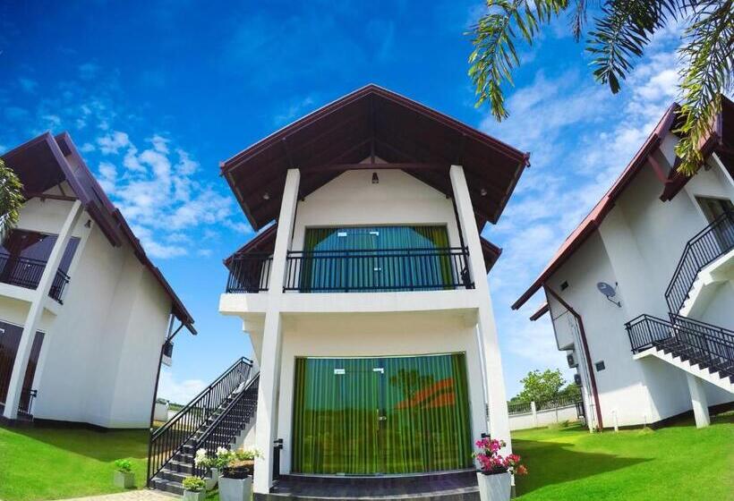 Трехместный Номер Стандарт с Балконом, Avonil Resort Yala