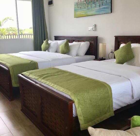 Трехместный Номер Стандарт с Балконом, Avonil Resort Yala