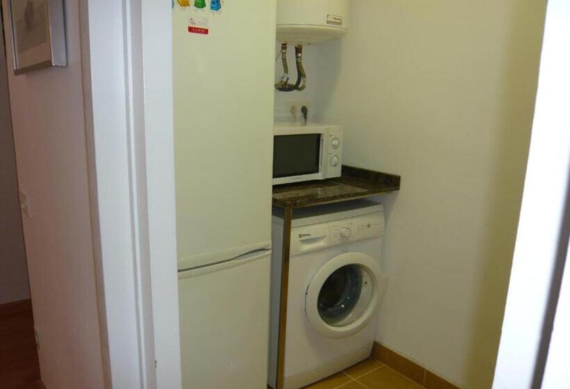 Apartamento 3 Dormitorios, Hostal Bestprice Barcelona Stadium
