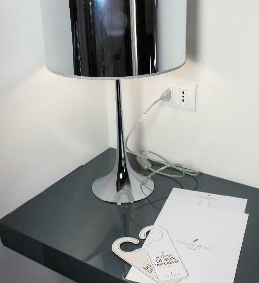 חדר סטנדרט, Leopardi