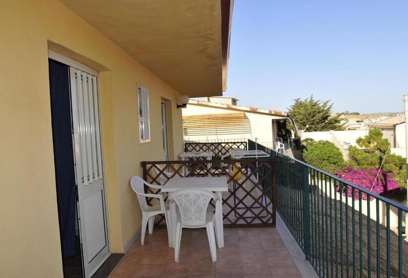 استودیوی استاندارد با چشم‌انداز دریا, Residence Solemare