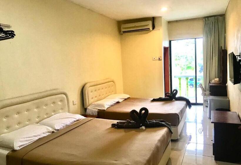اتاق استاندارد چهارنفره با بالکن, Anz Langkawi Inn