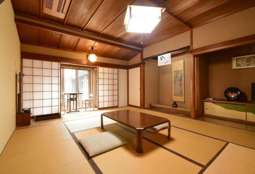 Номер Superior Вид на Сад, 高野山 宿坊 桜池院  Koyasan Shukubo Yochiin
