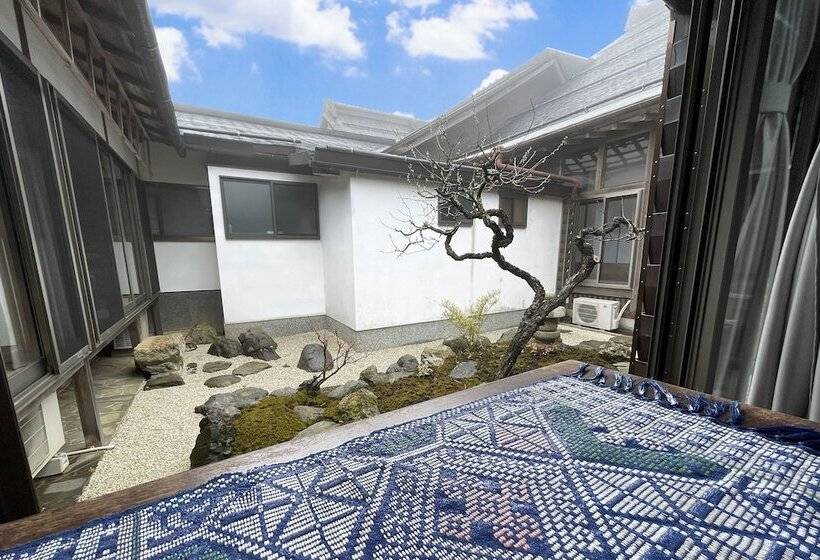 Номер Superior Вид на Сад, 高野山 宿坊 桜池院  Koyasan Shukubo Yochiin