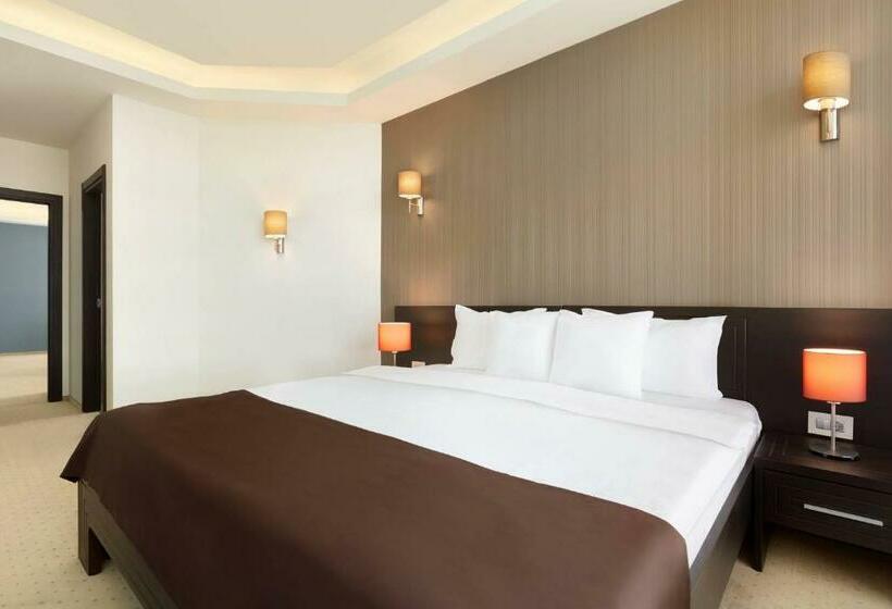 سوییت لوکس, Ramada By Wyndham Constanta