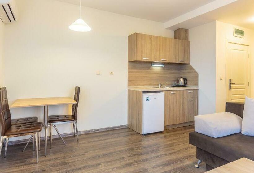 דירת שני חדרים עם מרפת, Apart Hotel Tarsis Club