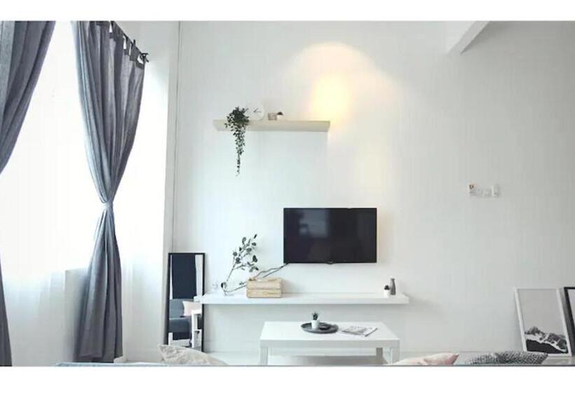 آپارتمان 1 خوابه, Puchong Skypod Residence @ Hostay