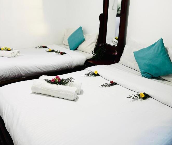Quarto Familiar Banheiro Compartilhado, Wild Trekkers