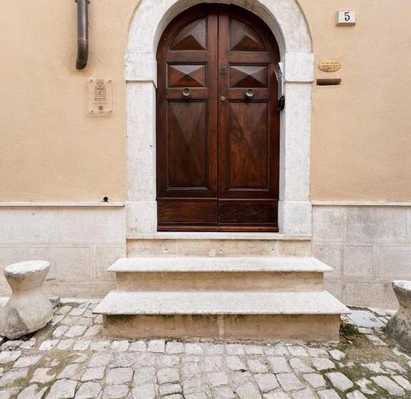 اتاق لوکس, Il Vico