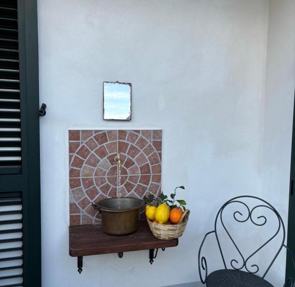 Номер Стандарт с Террасой, Lucy S Guest House Amalfi Coast