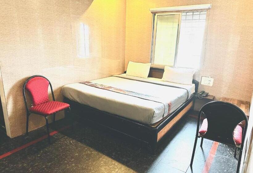 豪华房间, Tejasri Residency