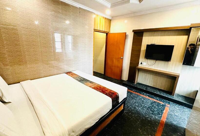 豪华房间, Tejasri Residency