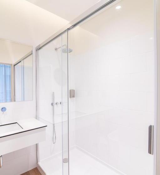 اتاق لوکس با تخت بزرگ, Azoriani City Hostel Ponta Delgada