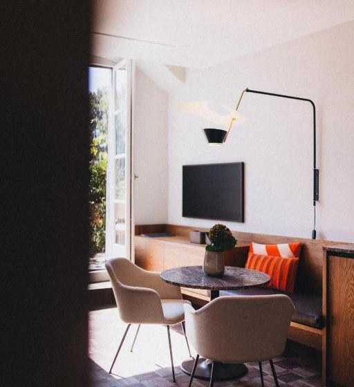 غرفة قياسية مزوَّدة بتراس, In2 Bnb