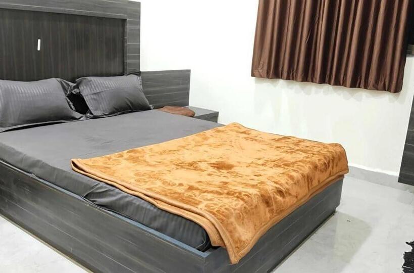 Трехместный Номер Классика, Oyo Hotel Jugnu
