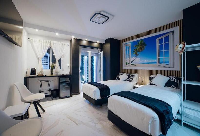 اتاق لوکس با چشم‌انداز دریا, Hostal Luxury Nit I Dia
