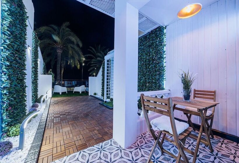 اتاق لوکس با چشم‌انداز دریا, Hostal Luxury Nit I Dia