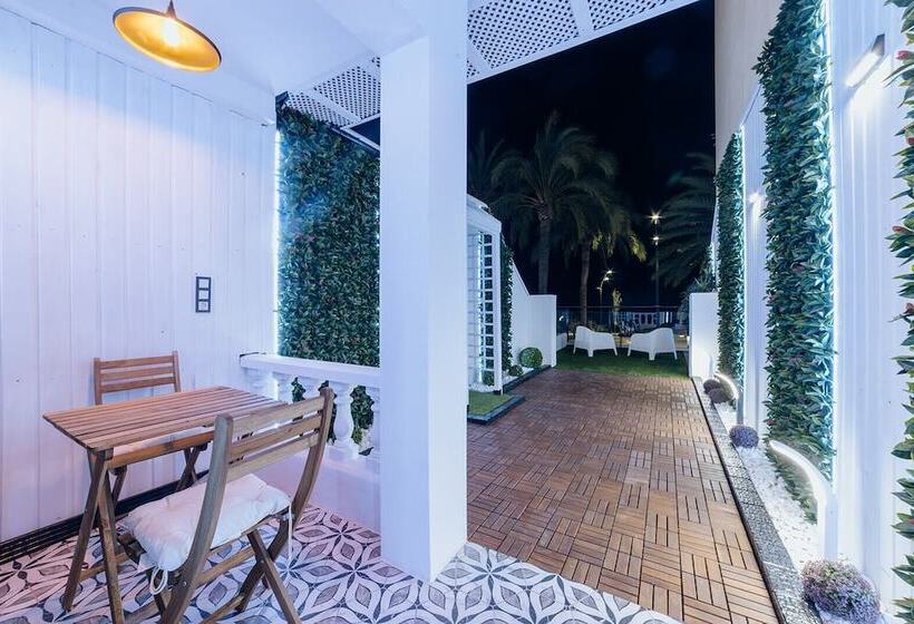 اتاق لوکس با چشم‌انداز دریا, Hostal Luxury Nit I Dia