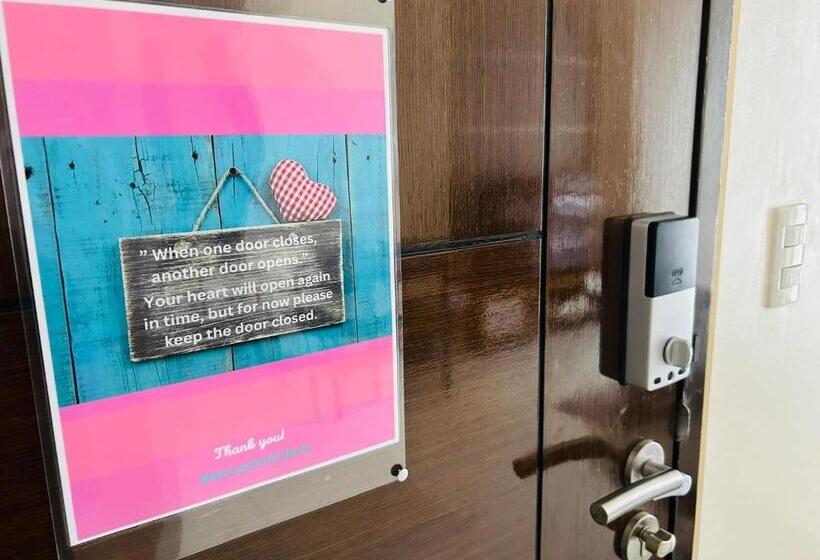 디럭스 스튜디오, 11b Tower 1 Viceroy Residences Mc Kinley Hill Bgc