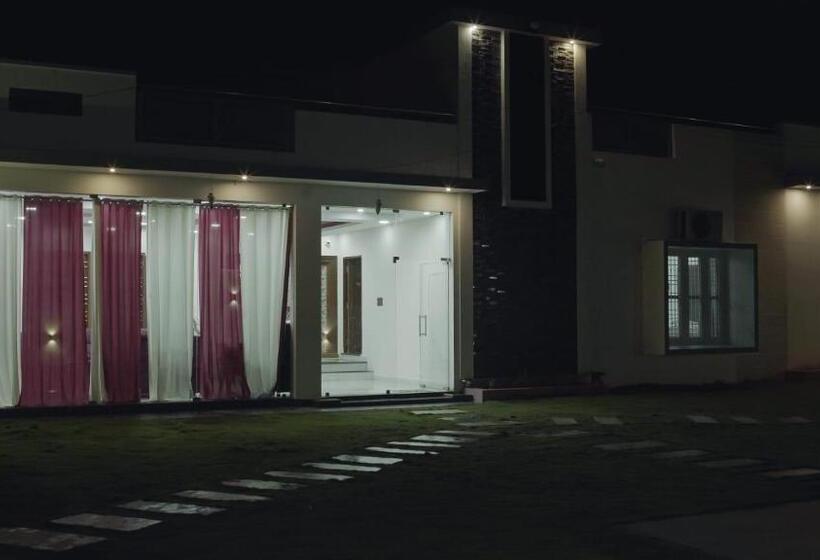 חדר דלוקס, Amber Travel House By Phr