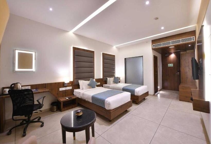 Номер Deluxe, Clubhouse Hotel Morbi